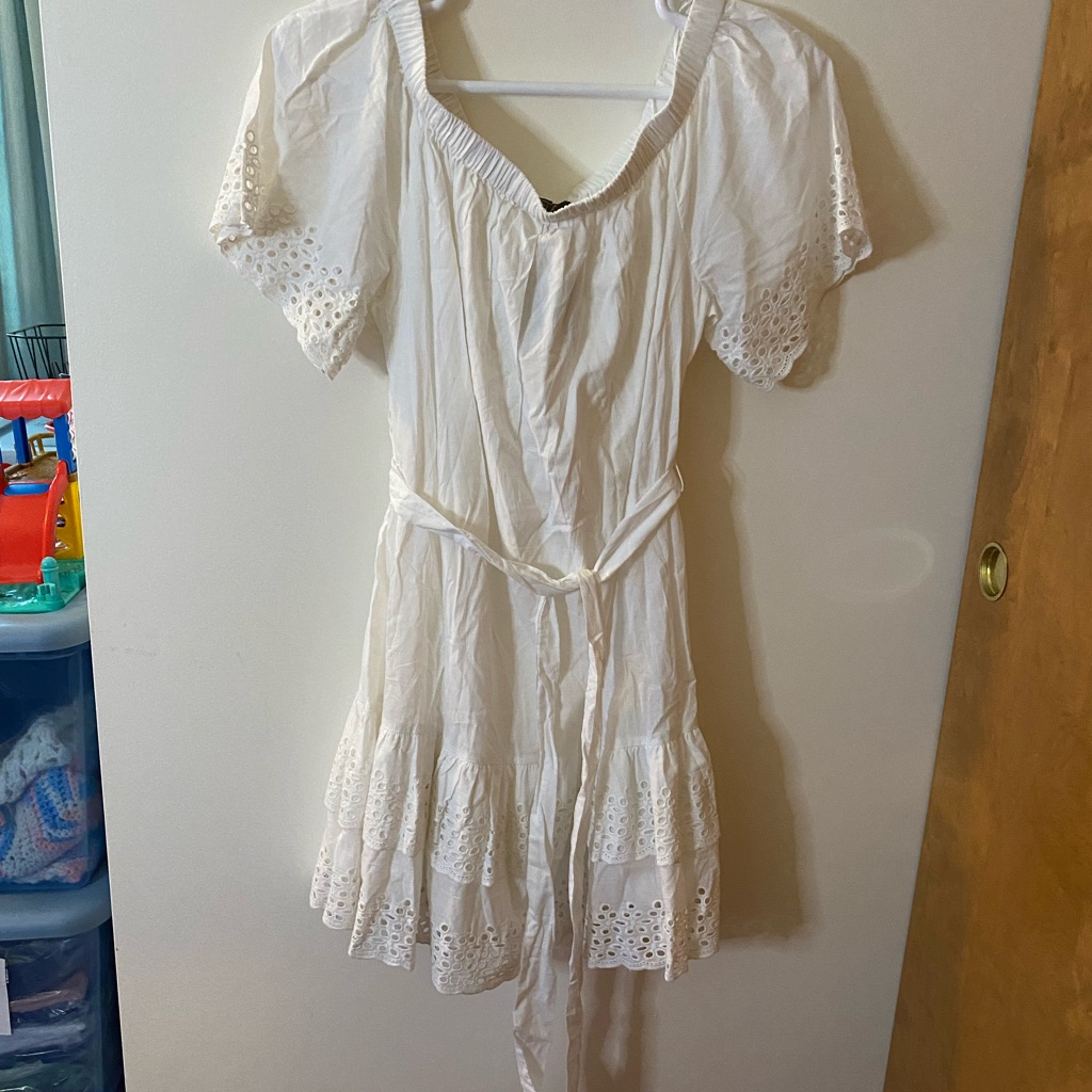 Women’s White Cotton Eyelet Dress Tea Length Lining On Skirting Size 18. Nwt.